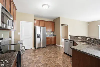 1430 Stoney Pointe Way, Avon - 9