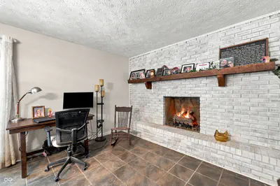 907 Cragwood Court, Plainfield - 6