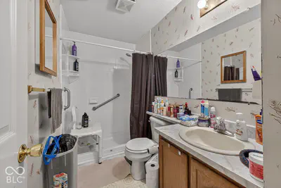 625 Woods Crossing Drive, Indianapolis - 17