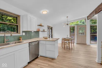9105 Washington Boulevard, Indianapolis - 8