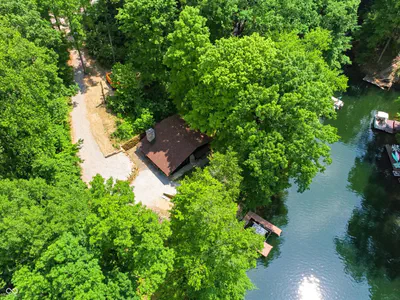 7310 Salmon Drive, Nineveh - 72
