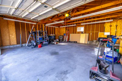 84 7th Avenue, Beech Grove - 75
