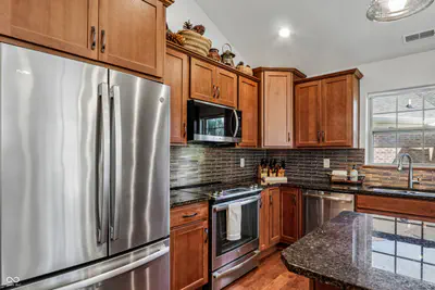 4935 Harrisburg Court, New Palestine - 19