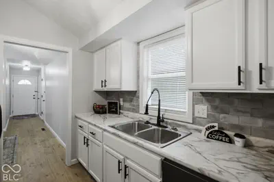 3920 Peppertree Lane, Columbus - 12