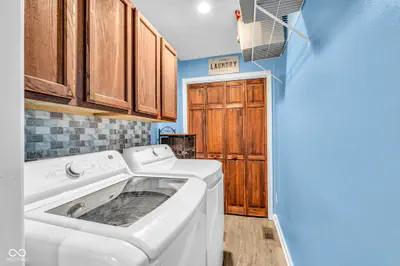 1221 Normandie Court, Avon - 11