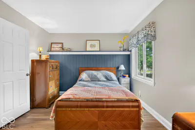 261 Oakwood, Greenwood - 37