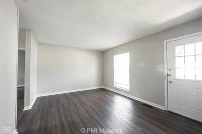 9313 Rochelle Drive, Indianapolis - 7
