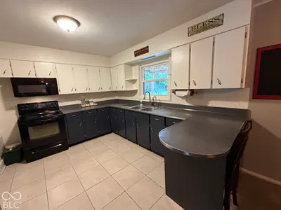 1010 Crescent Drive, New Castle - 4