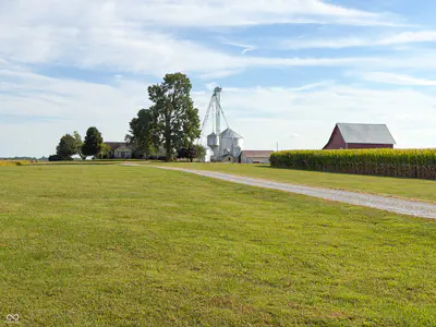 10449 W 300 S, Jamestown - 69