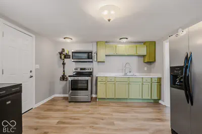 723 Oak Street, Seymour - 10