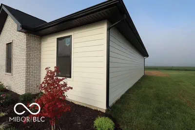 3888 Autumn Way, Seymour - 8