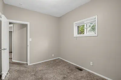 131 6th Avenue, Beech Grove - 8