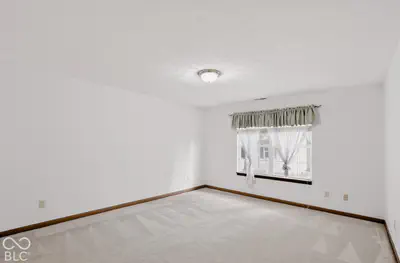 1495 Hedge Court, Greenfield - 32