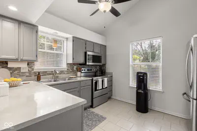 9765 River Oak Lane, Fishers - 16