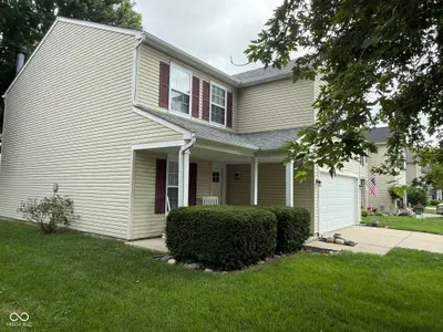 10022 Sapphire Berry Lane, Fishers - 3