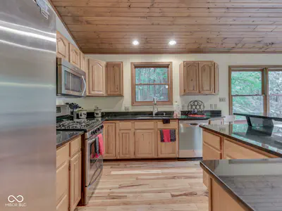 7210 Halibut Drive, Nineveh - 46