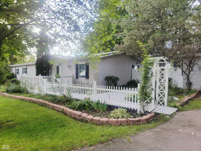 592 Paradise Drive, Rochester