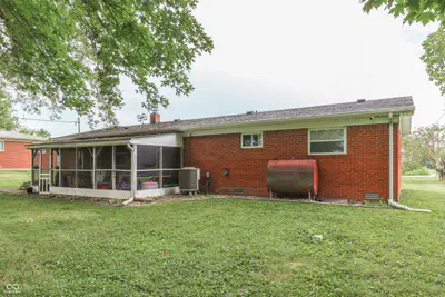 8025 Sycamore Road, Fairland - 33