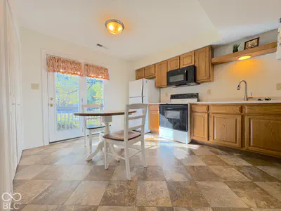 644 Sherwood Hills Drive, Bloomington - 3