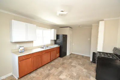 404 Main, Tipton - 25