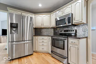 9127 Pinecreek Court, Indianapolis - 14