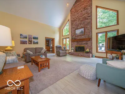 3897 S Woodfield Drive S, New Palestine - 3