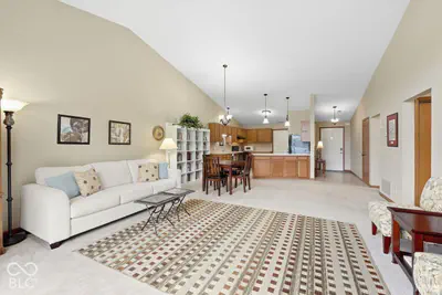 3713 N Lakeside Drive, Muncie - 12