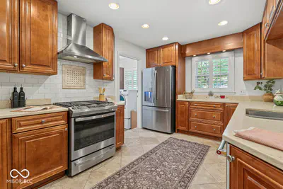 7856 Creekview Circle, Indianapolis - 18