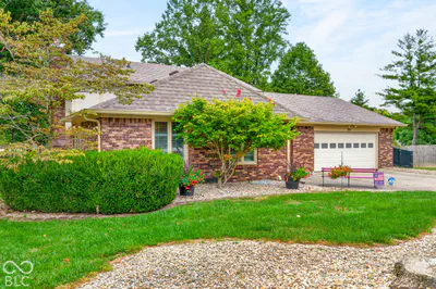 261 Oakwood, Greenwood - 4