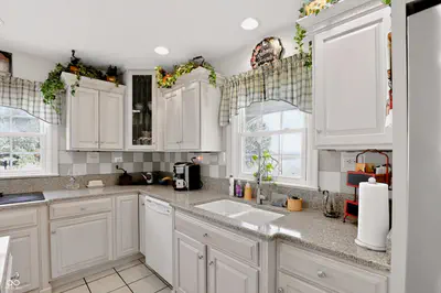 9510 235th Street, Cicero - 13