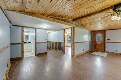 22110 Beacon Street, Metamora - 13