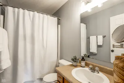 6115 Green Glade Drive, Whitestown - 14