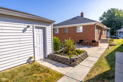 84 7th Avenue, Beech Grove - 76