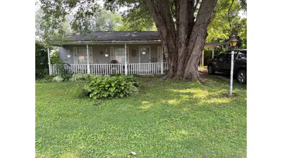 705 North, Attica