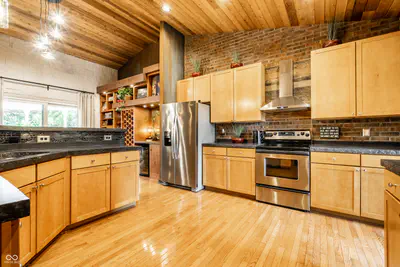 15058 Newburyport Drive, Fishers - 18