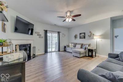 4715 Ventura Boulevard, Plainfield - 12