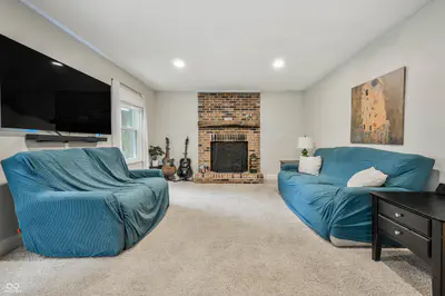 909 Farmview Lane, Carmel - 18