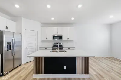 7218 Governors Row, Avon - 12