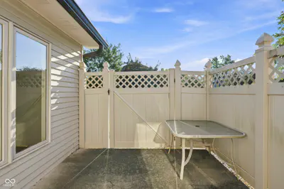 1051 Andalusia Grove, Indianapolis - 25