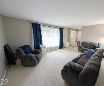 1640 South, Columbus - 8