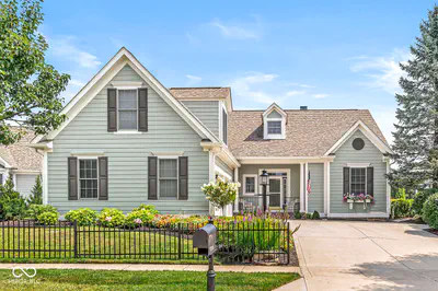 734 Hanover Close, Zionsville - 2