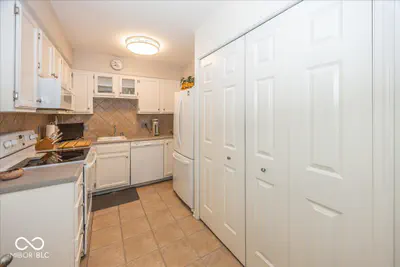 541 Hunters Drive, Carmel - 11