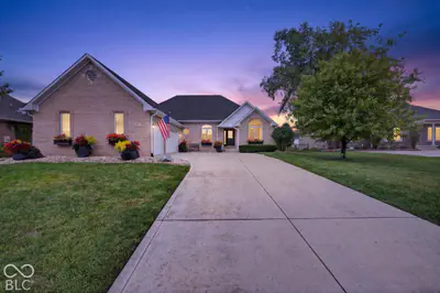 2807 Bloomsbury Drive, Greenwood