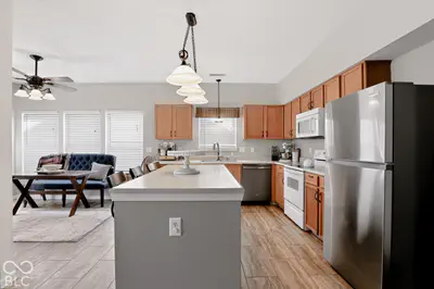 3553 White Cliff Way, Whitestown - 18