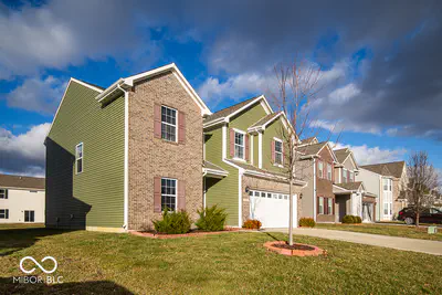 834 Blue Ash Trail, Greenwood - 2
