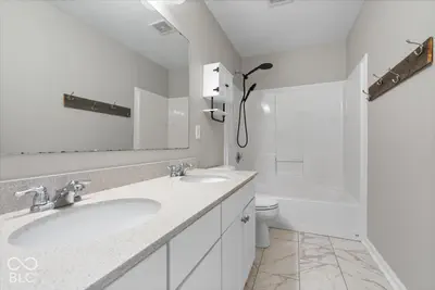 5570 Stream Drive, McCordsville - 33