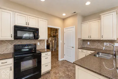 1116 Kristi Court, Greenwood - 10