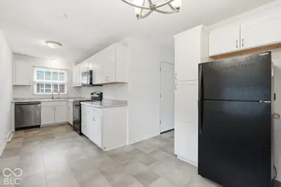 6035 Woodside Drive, Indianapolis - 10