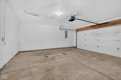 6540 Abby Lane, Zionsville - 35