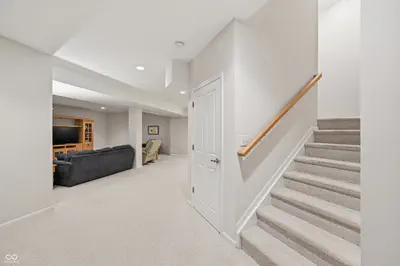 7851 Friends Creek, Avon - 26